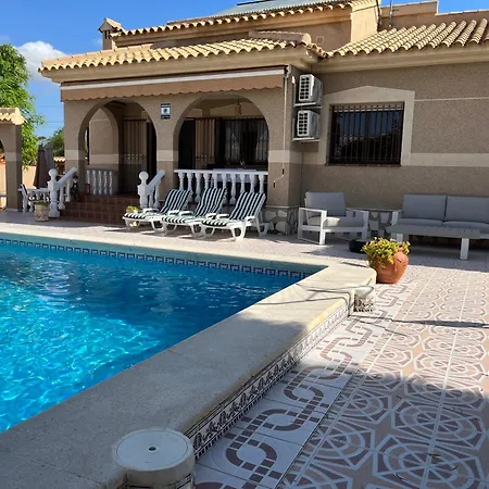 Villa Torrevieja La Mata (Torrevieja)